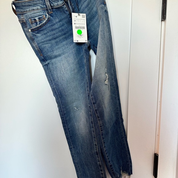 Zara Straight l Blue Jeans - Picture 1 of 4